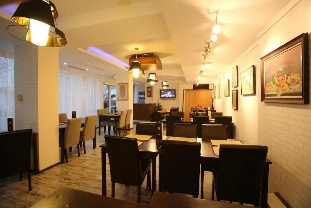 Graffiti Hotel Бухарест 3*,  Румыния